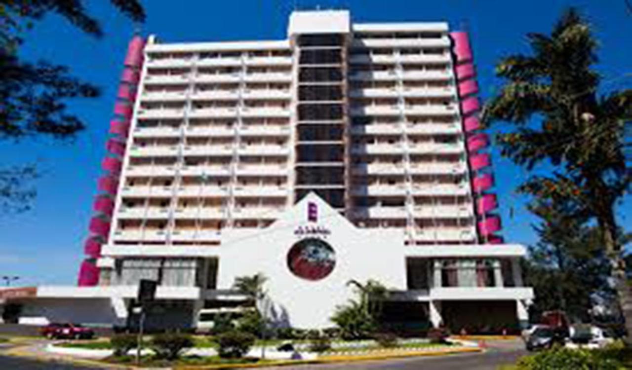 Crowne Plaza Guatemala Hotell Eksteriør bilde
